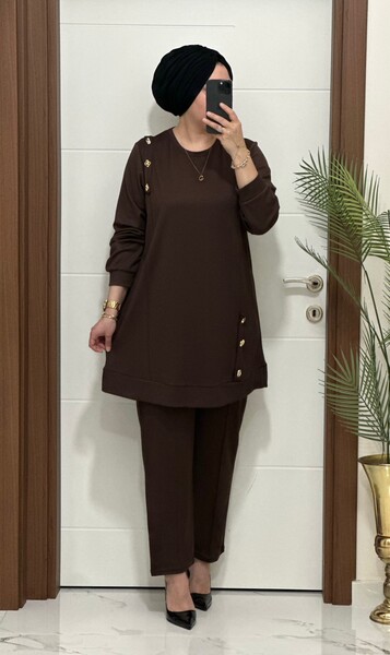 MASAL ABİYEM - 1313 K 150 KAHVE DÜĞME DETAY YAKAMOZ TAKIM